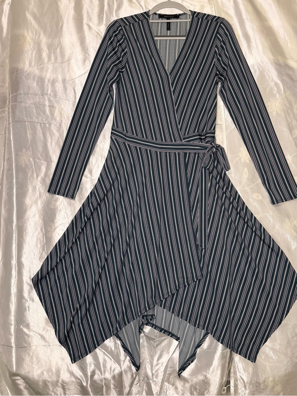 BCBGMaxazria Blue/White Stripped Long Sleeve Wrap asymmetrical Dress Sz xs